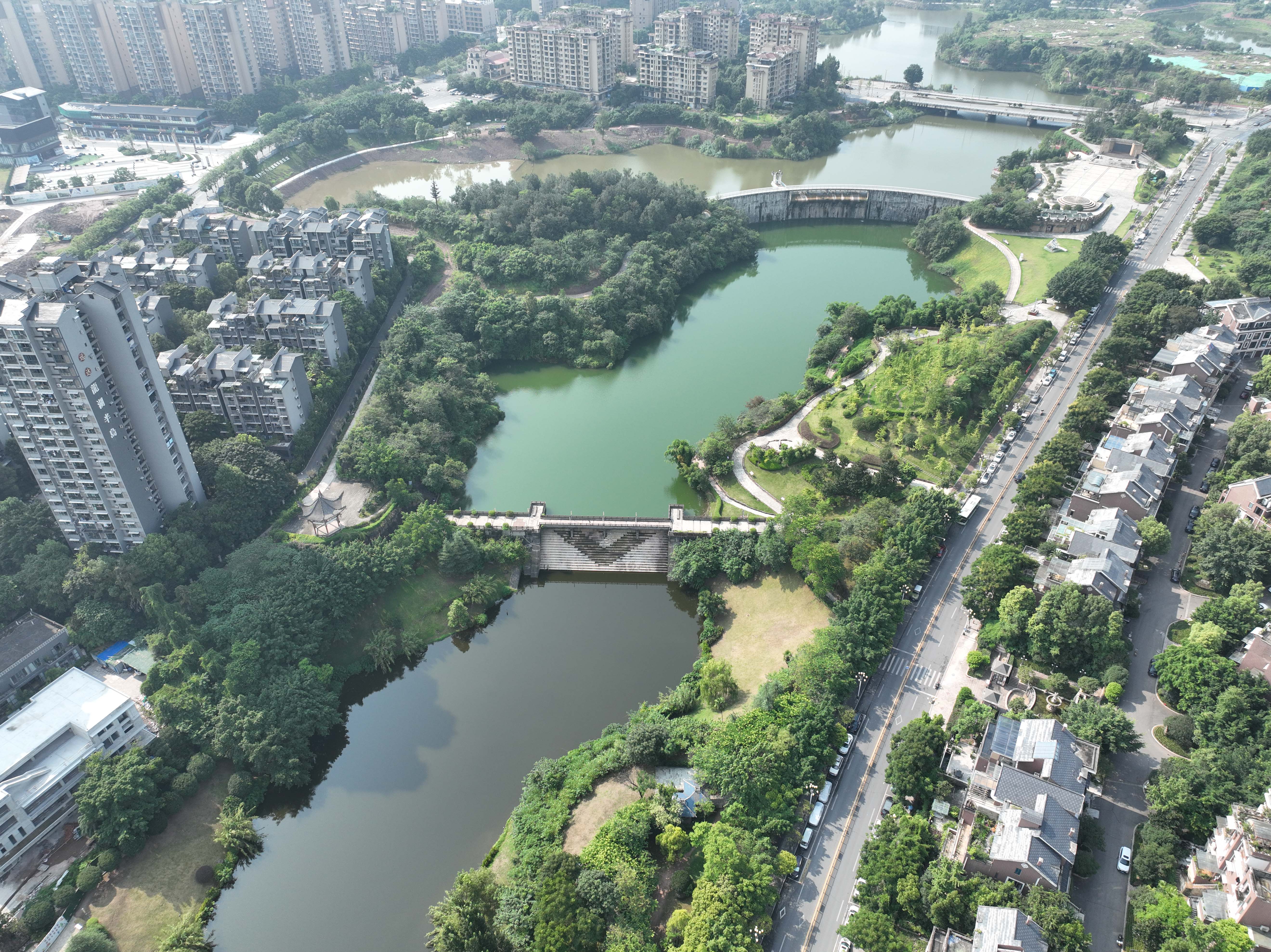 龍湖景觀壩一二級壩合.jpg